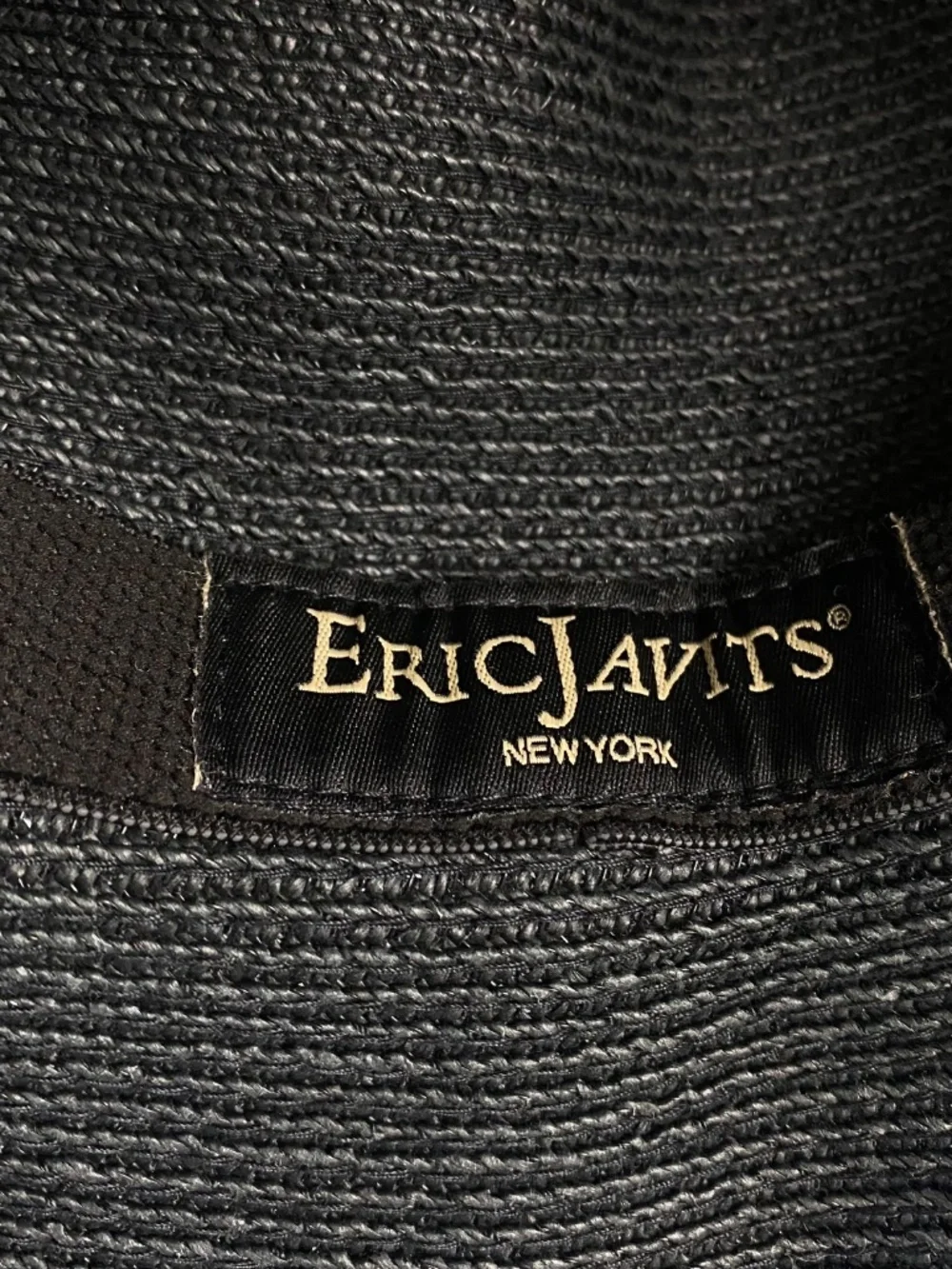 Eric Javits Hat Packable Squishee Floppy 50+ UPF in Charcoal - Picture 4 of 7